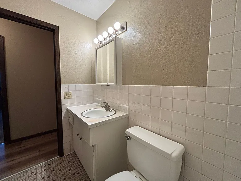 83 Arlington Ave West — Photo 13