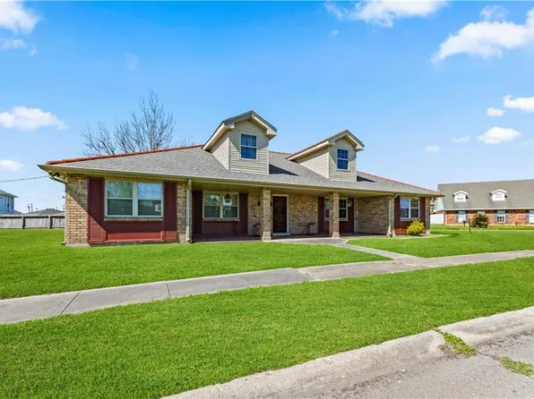2828 Jean Lafitte Pkwy, Chalmette, LA 70043