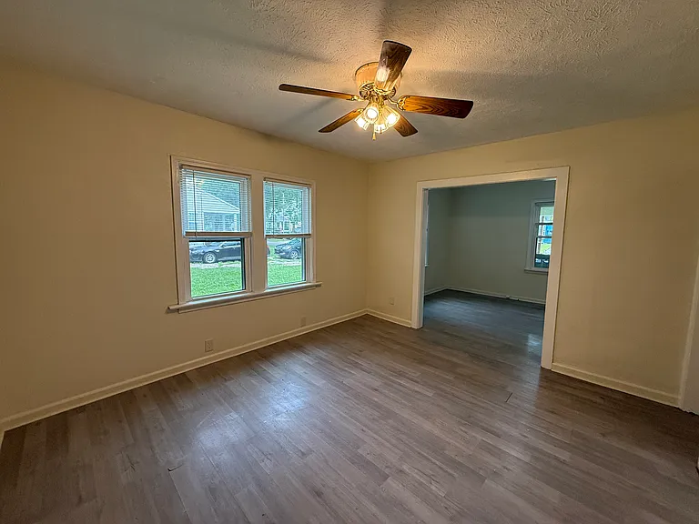 404 Noah Ave — Photo 5