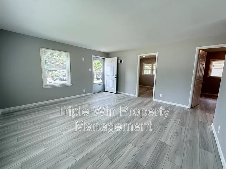 9739 Balboa Dr — Photo 9