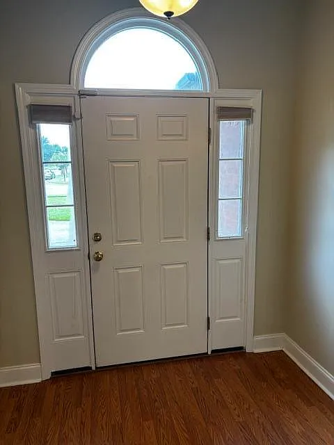 3 bed, 2.0 bath, 2429 sqft, $2,150 — Photo 1