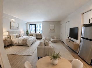 509 48th St #8A, New York, NY 10036