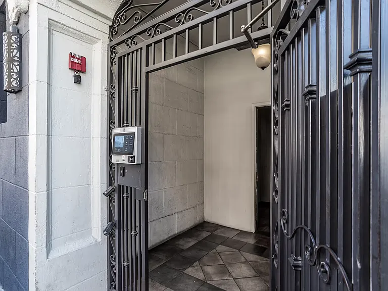 The Lido Apartments — Photo 19