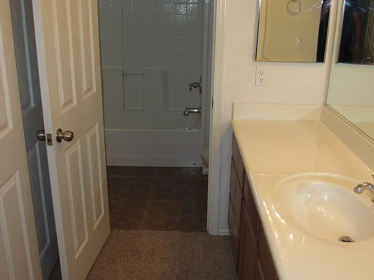 11841 N 143rd Ave — Photo 21