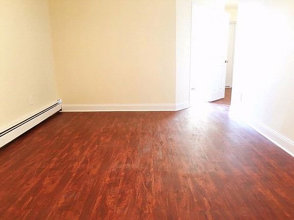 5th image of 3014 Steinway St