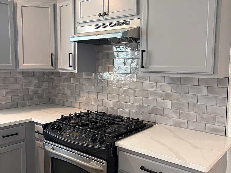 1729 E Woodrow St — Photo 1
