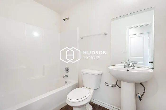 3511 E Colgate St — Photo 9