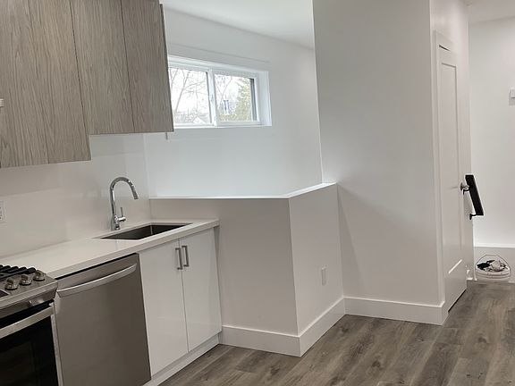 5th image of 107 Hadrian Dr #5