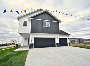 6033 80th Ave S, Horace, ND 58047