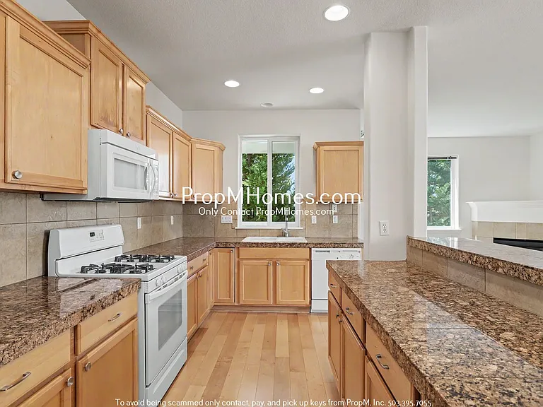 13660 SW Wrightwood Ct — Photo 8