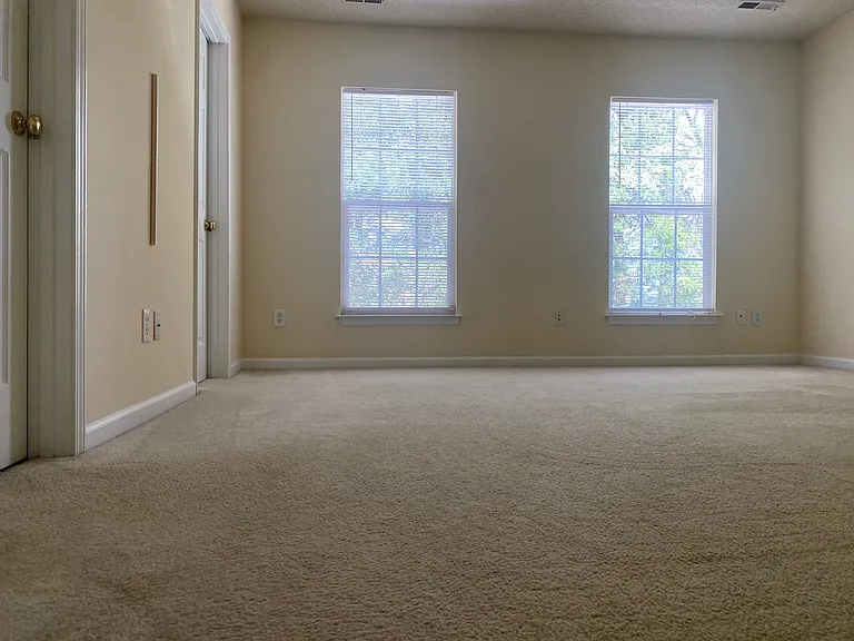 3931 Fountain Village Ln — Photo 16