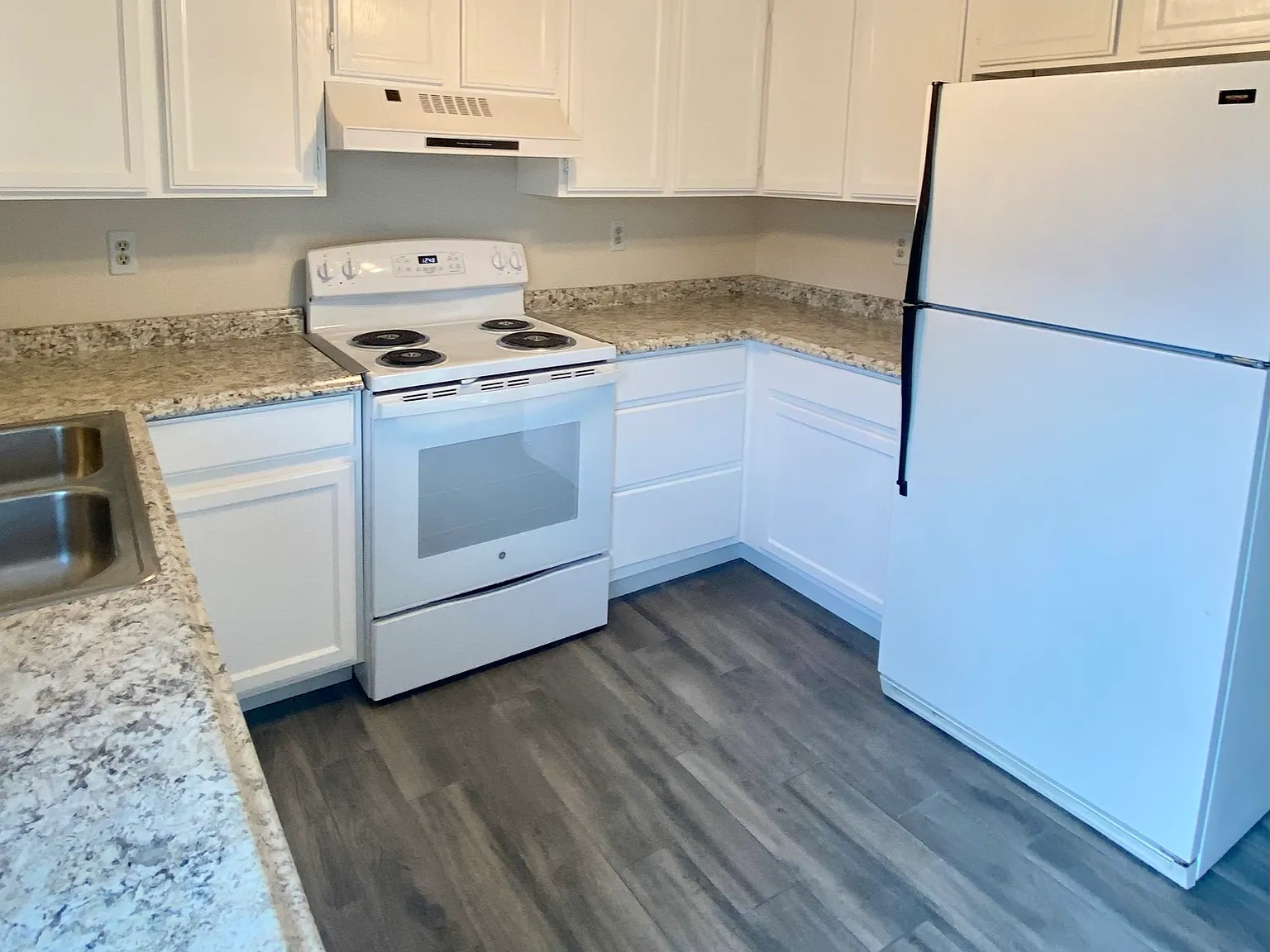 2 bed, 1.5 bath, 992 sqft, $1,550 — Photo 3