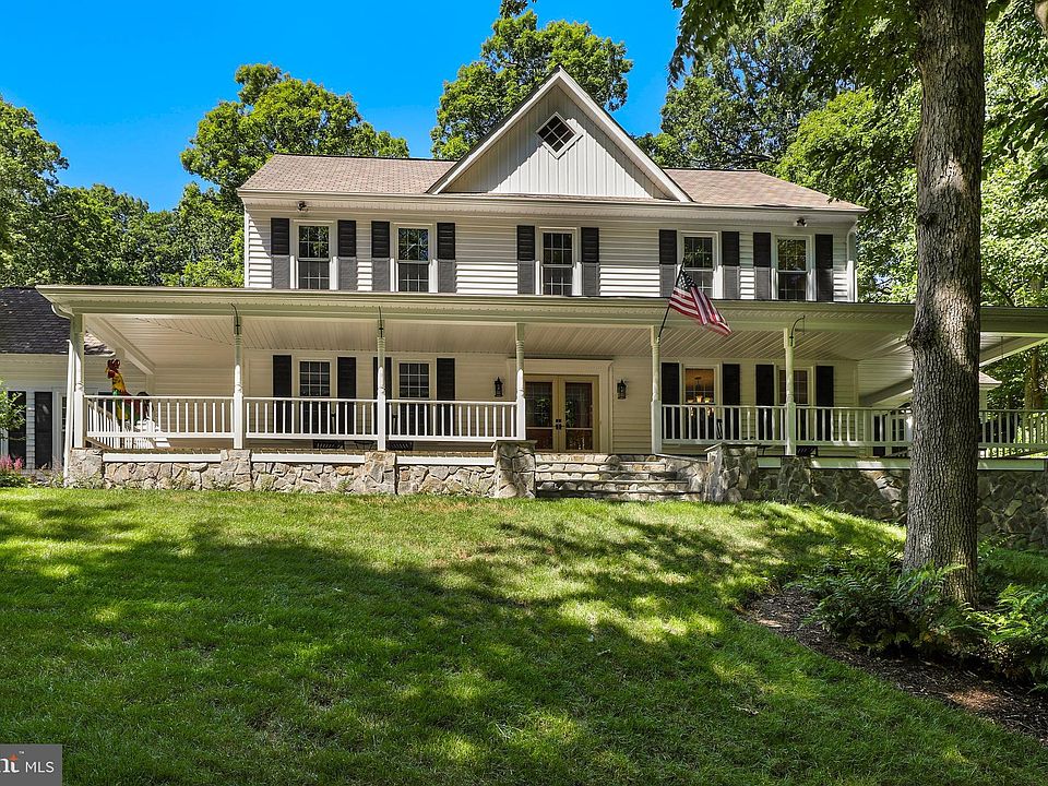 1st image of 4889 Occoquan Club Dr