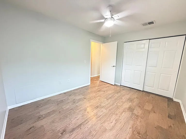 Glenbrooke Apartments — Photo 29