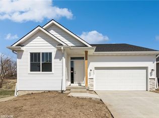 685 SE Dapple Dr #1, West Des Moines, IA 50265