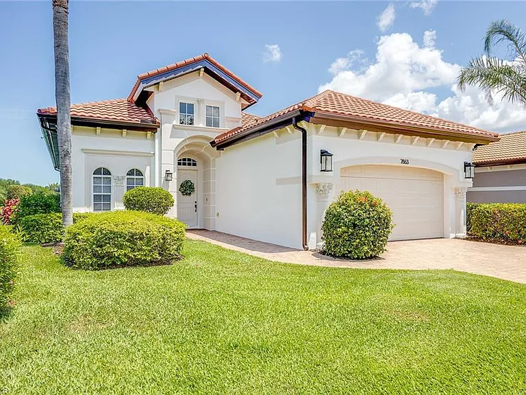 7863 Valencia Ct — Photo 2