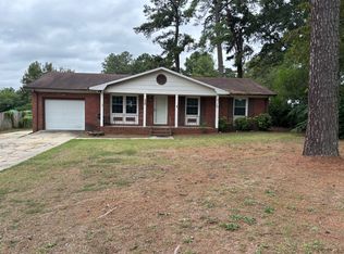 220 Four Ply Ln, Fayetteville, NC 28311