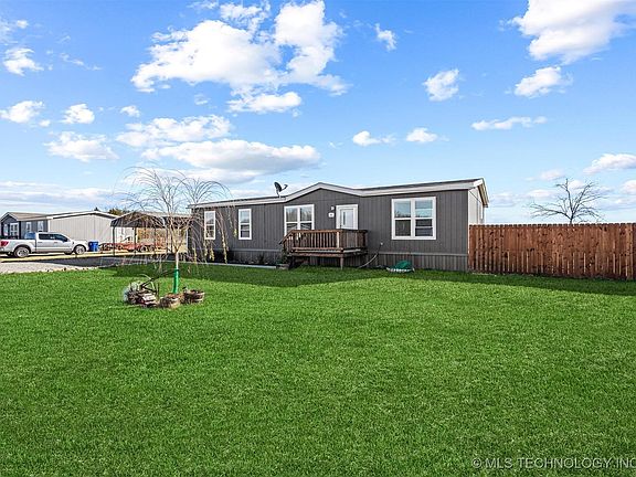 3rd image of 304 Cale Ln