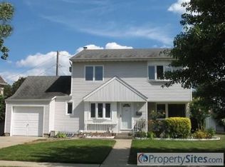 3480 Princeton Dr N, Wantagh, NY 11793