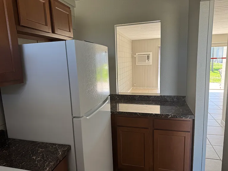 Cocoa Hilltop Apartments — Photo 8
