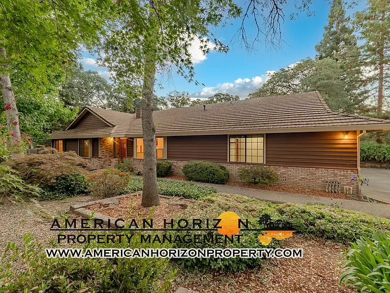 4341 Whispering Oaks Cir — Photo 4