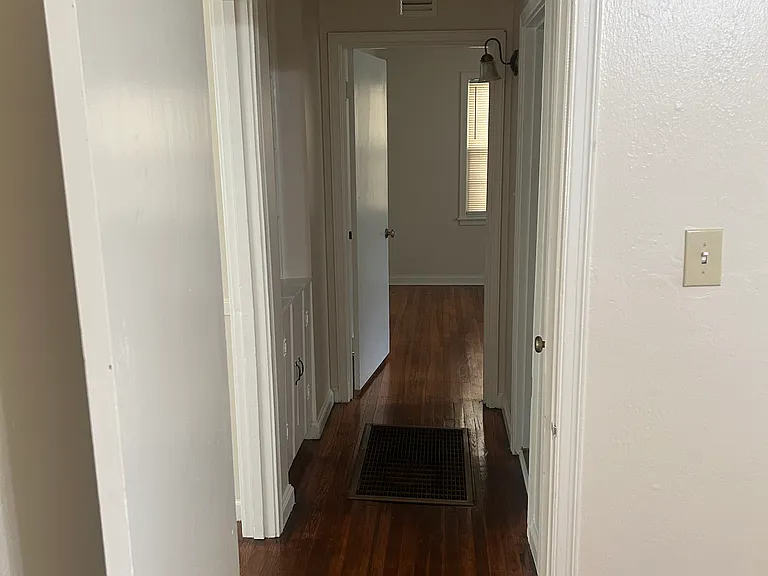 800 Berry Rd — Photo 12
