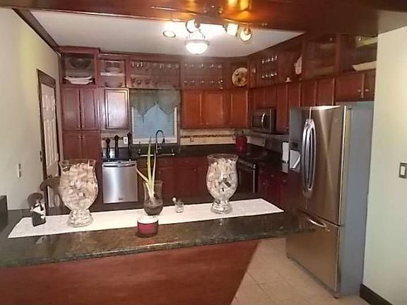 Kitchen/Breakfast Bar