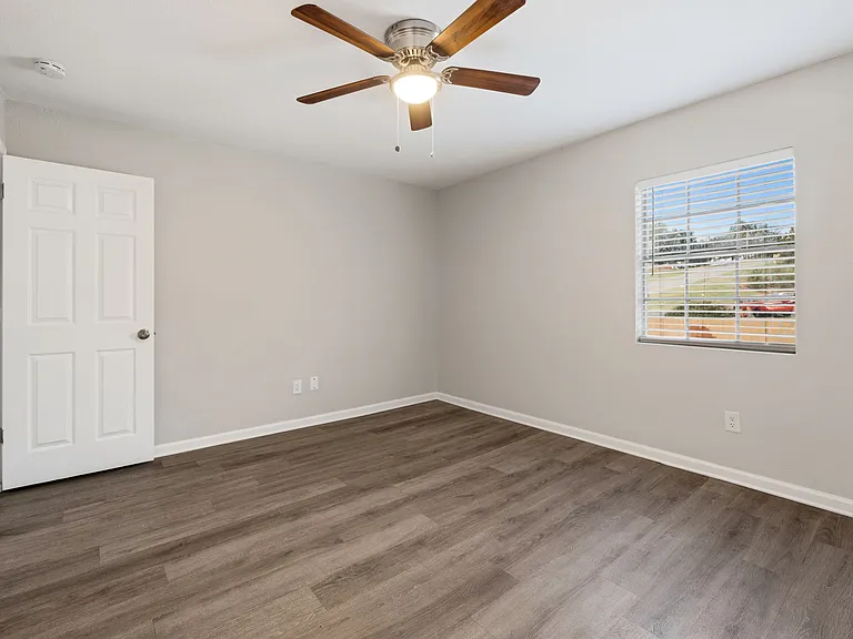 Residences at Overlook — Photo 40