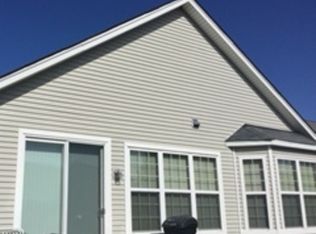 2463 Rolling Ridge Ln, Elgin, IL 60124