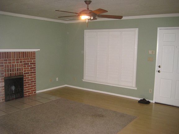 2nd image of 1659 W Bristol Ave