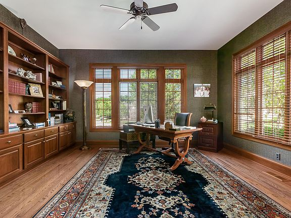 2nd image of 4251 Wyandotte Woods Blvd