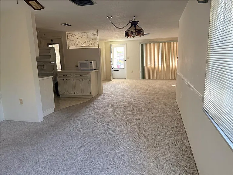 10502 Laburnum Dr — Photo 4