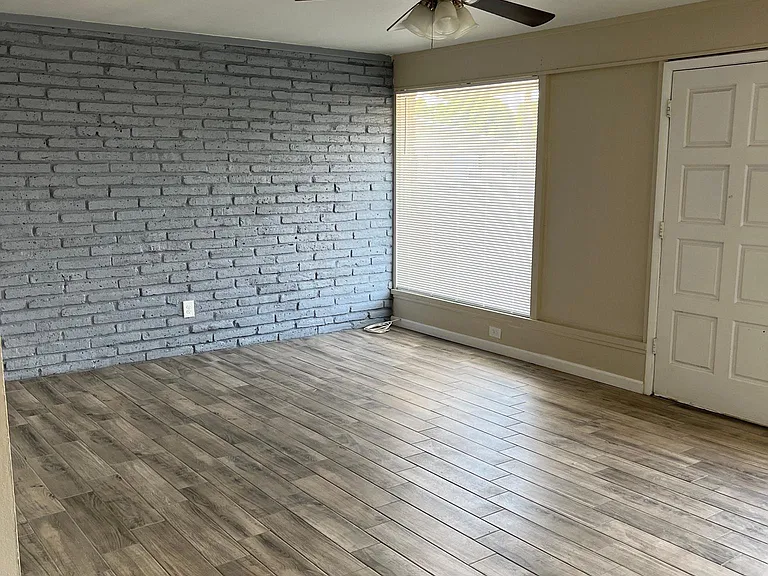 3509 S Avenue A #10 — Photo 2