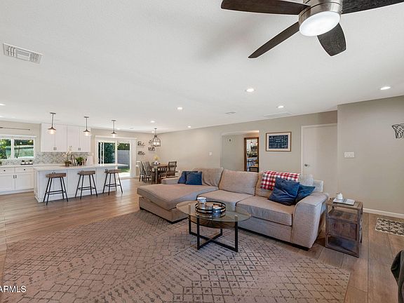 4th image of 4931 E SHARON Drive