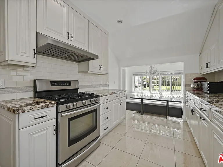232 S Crescent Dr — Photo 11