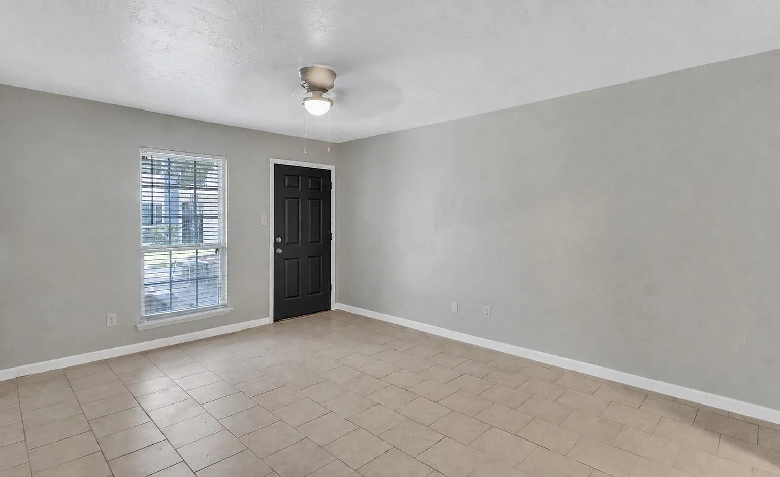 1 bed, 1.0 bath, 470 sqft, $1,150 — Photo 1
