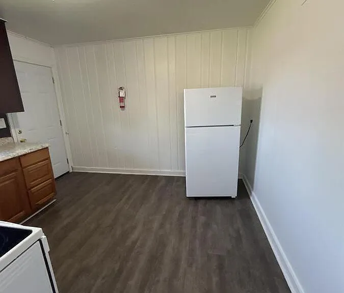 72 Harvey Pl — Photo 6
