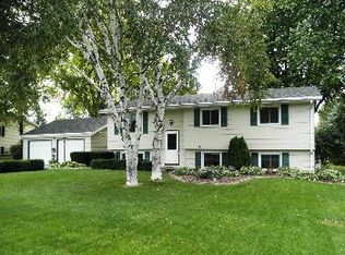 1081 Honey Creek Rd, Oshkosh, WI 54904