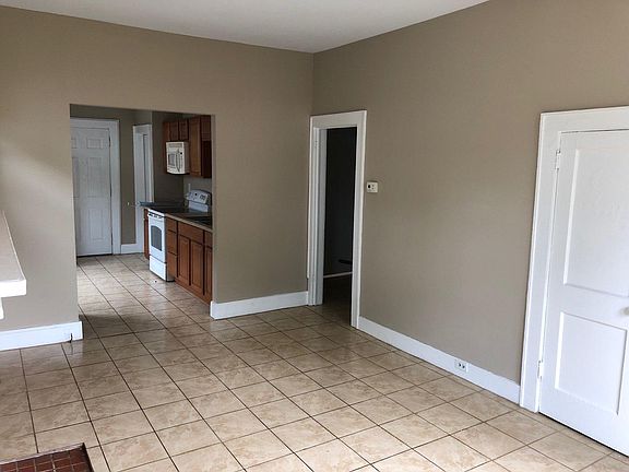 3rd image of 307 Hillcrest Dr