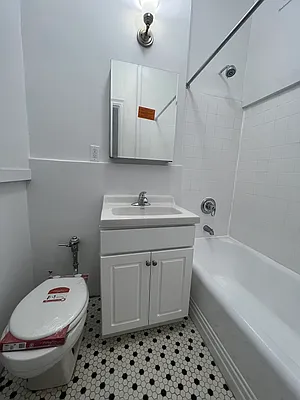 Rented by City Connections Realty | media 8