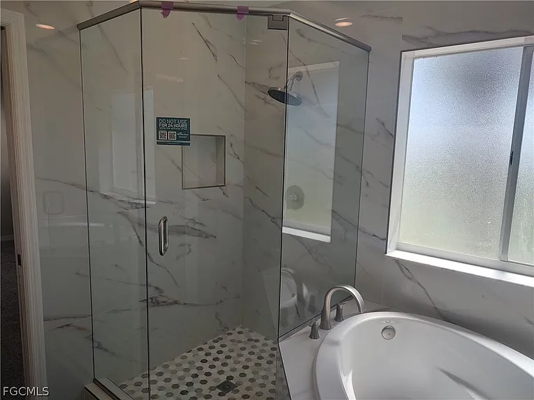 2434 Laurentina Ln — Photo 8