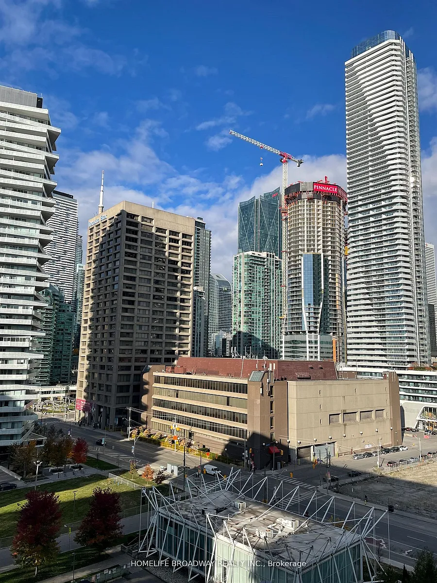 Building Photo - 39 Queens Quay E #1032