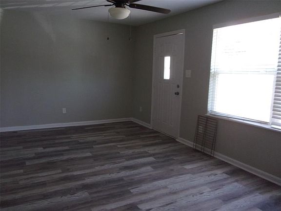 2nd image of 805 S 7th St