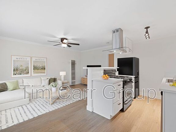 4th image of 131 Flower St #2