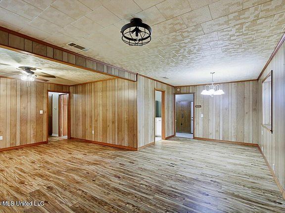 3rd image of 1141 Gunter Rd