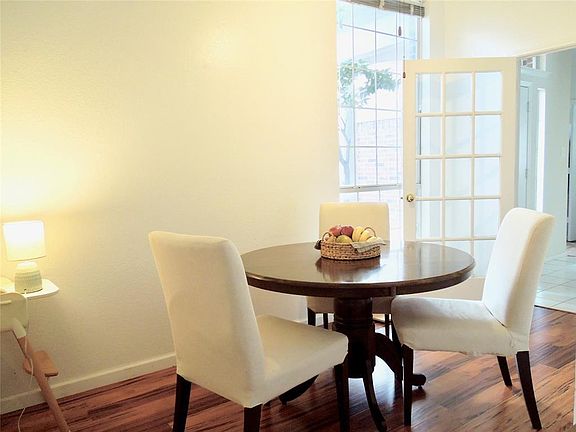 4th image of 803 McKenzie Pl