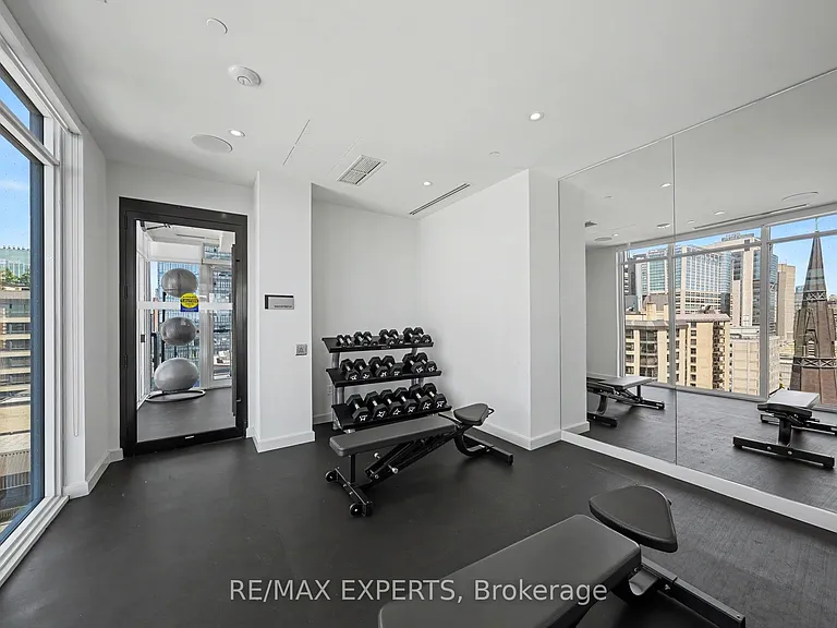 280 Dundas St W #1805 — Photo 44