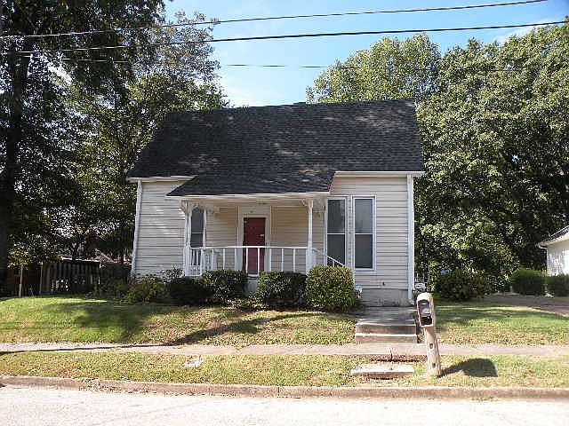 1st image of 411 Avery Ave