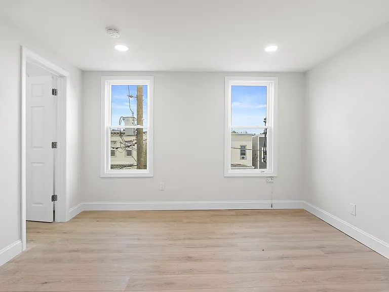173 Van Horne St #2 — Photo 5