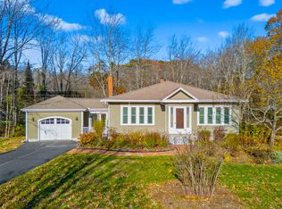 29 Eastman Rd, Cape Elizabeth, ME 04107